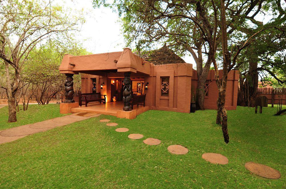 Sanctuary Chobe Chilwero Hotel Kasane Bagian luar foto