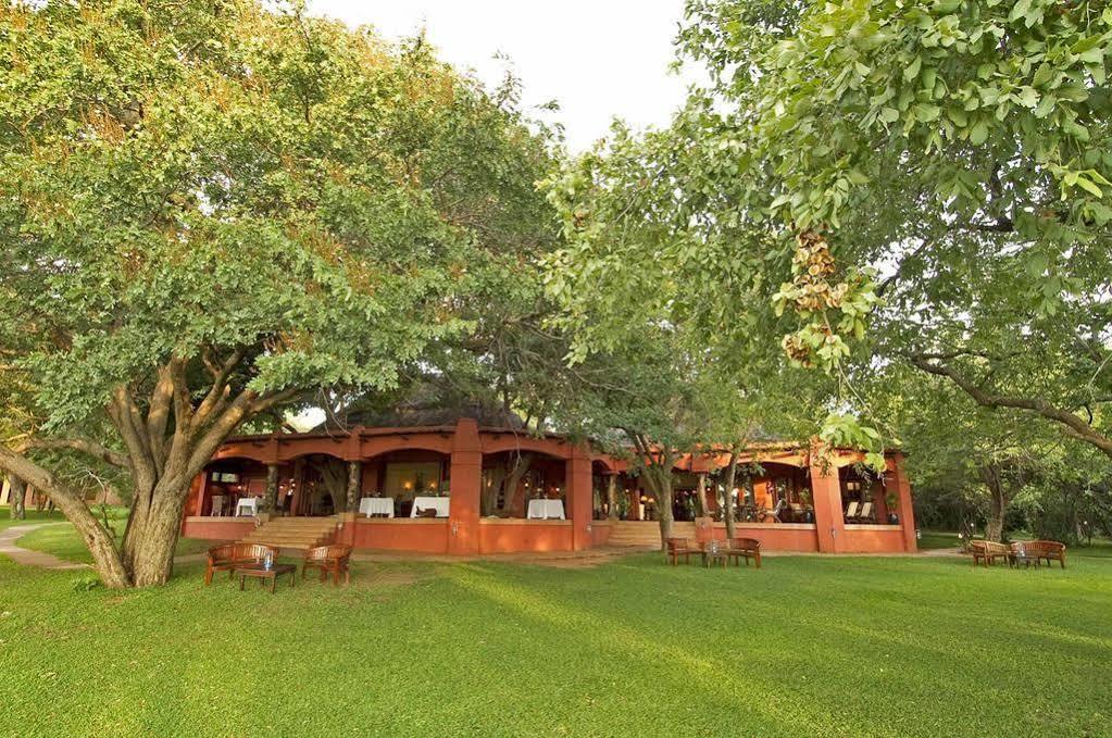 Sanctuary Chobe Chilwero Hotel Kasane Bagian luar foto