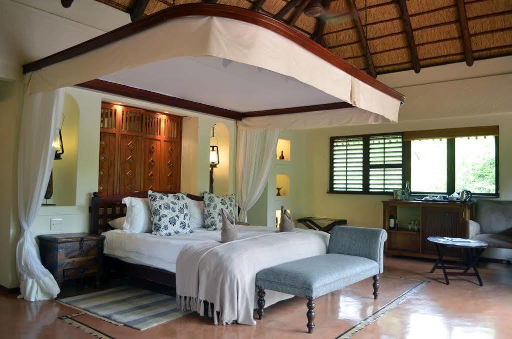 Sanctuary Chobe Chilwero Hotel Kasane Bagian luar foto
